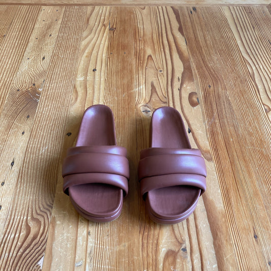 8 - Commbi $180 Brown Vegan Leather The Softie Slide Sandals 1006AC