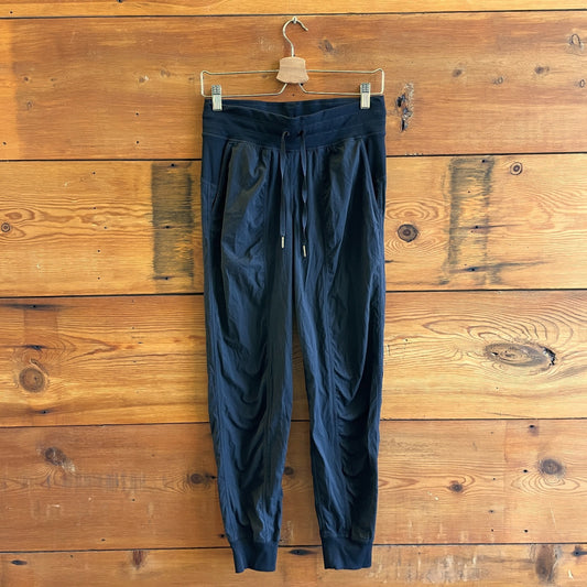 6 - Lululemon Black Subtle Striped Dance Mid-Rise Jogger Athletic Pants 0209SB