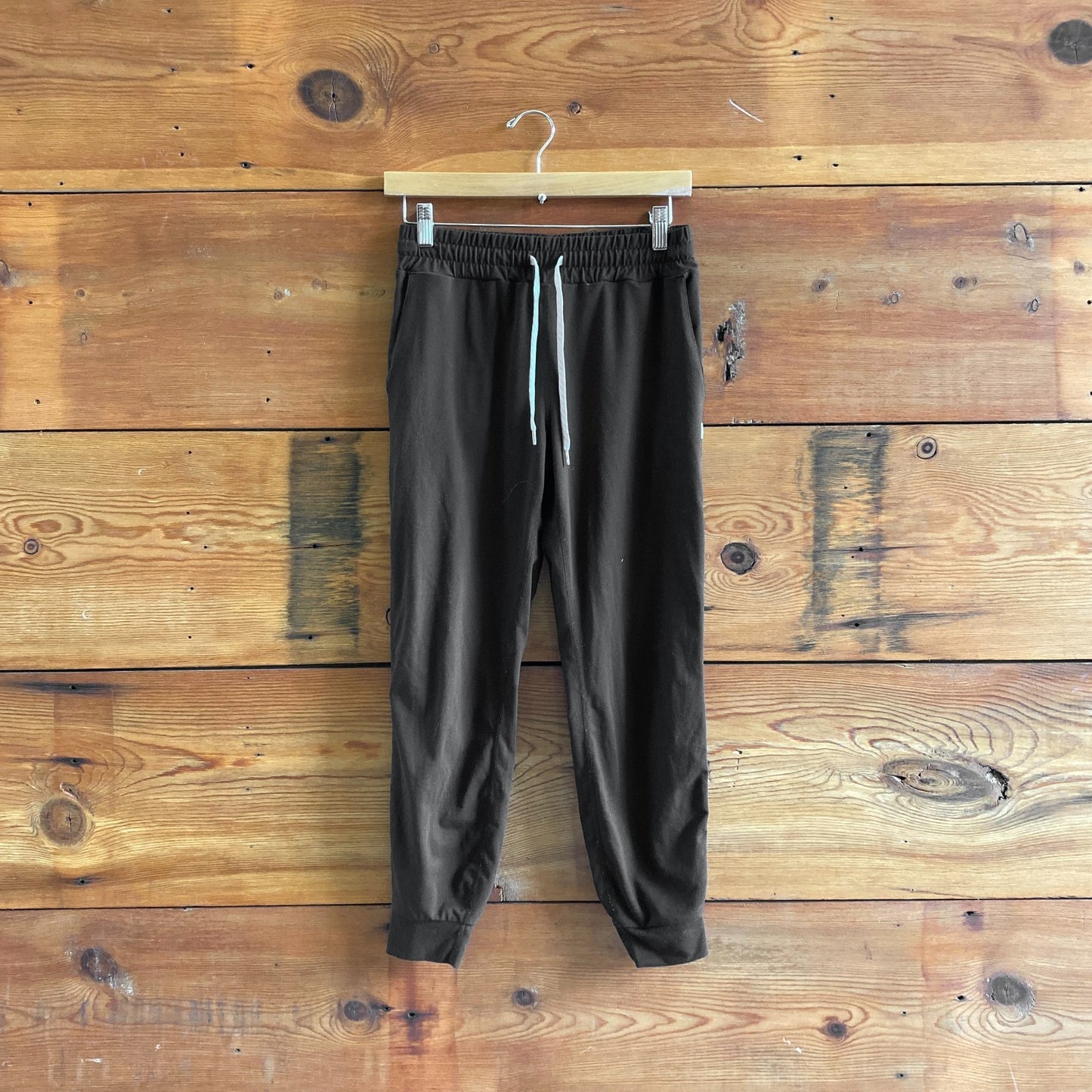 S - Vuori $94 Black Performance Joggers Slim Relaxed Slight Crop Pants 3333MC