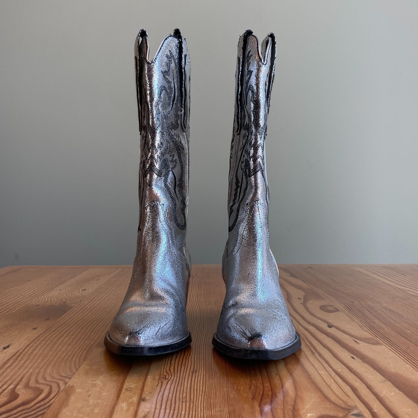 7.5 - Jeffrey Campbell Silver Leather Embroidered Western Dagget Boots 0720QC