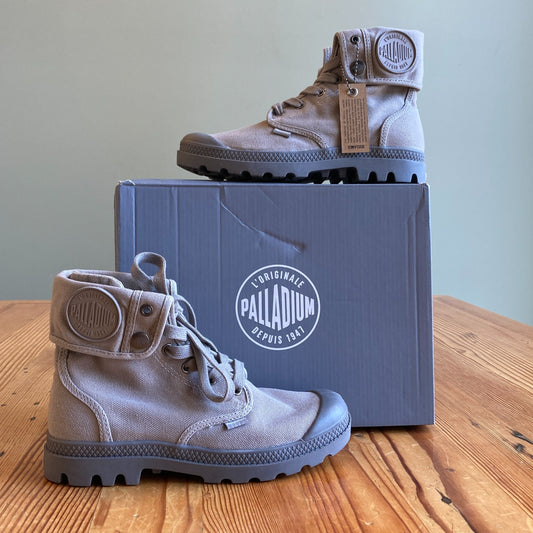 7 - Palladium Gray Fold Over Canvas Womens Boots NEW w/ Box 0817LS