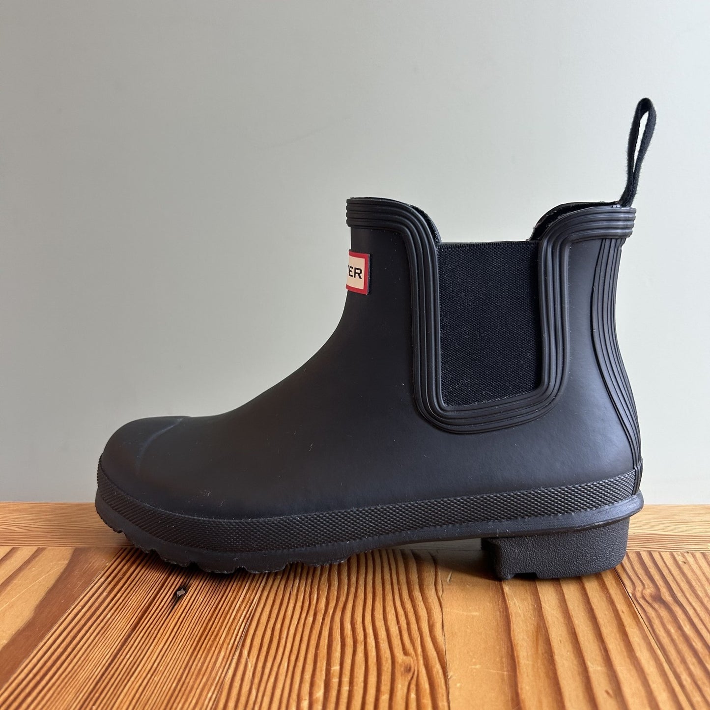 8 - Hunter $155 Black Rubber Original Chelsea Ankle Waterproof Boots EUC 1112CG