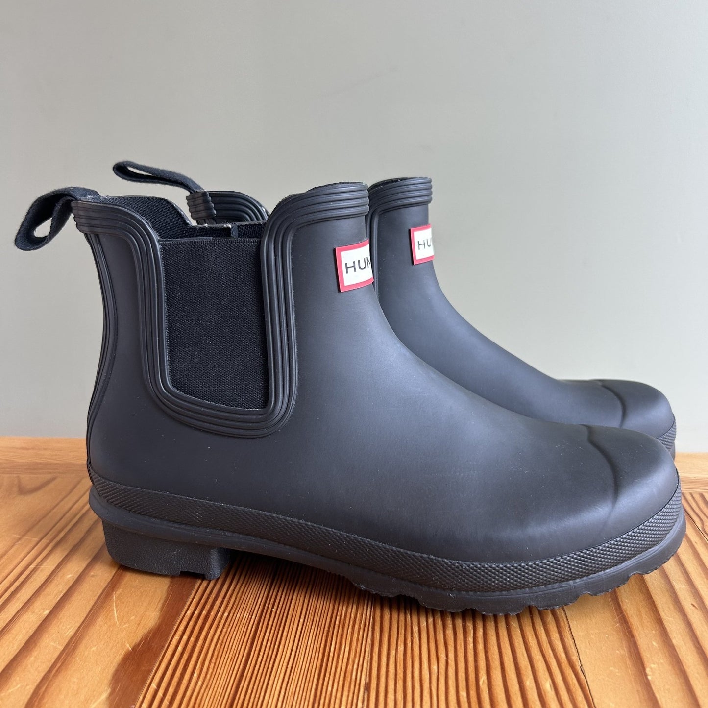 8 - Hunter $155 Black Rubber Original Chelsea Ankle Waterproof Boots EUC 1112CG