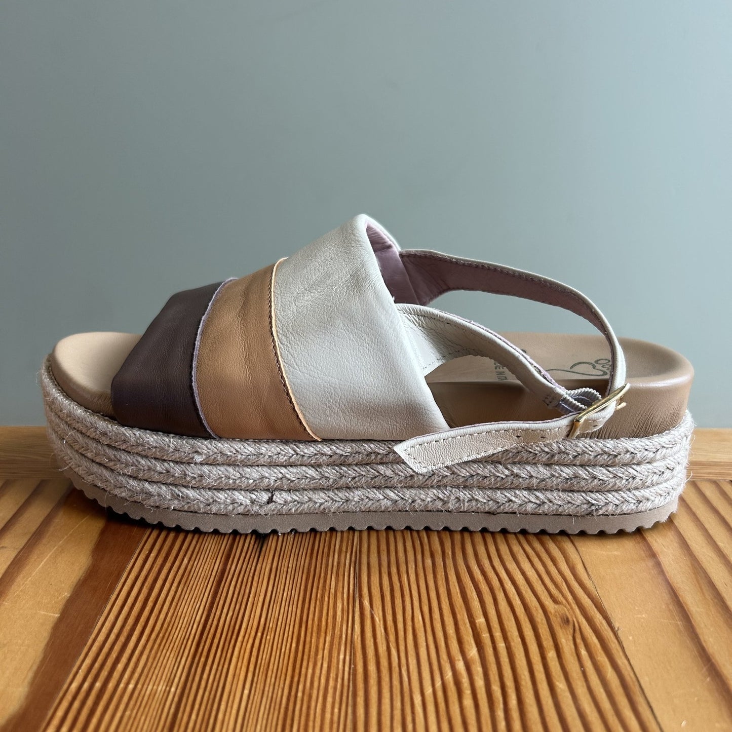 38 / 8 - Sole Bliss Brown Tan White Striped Bertie Espadrille Sandals 0603AG