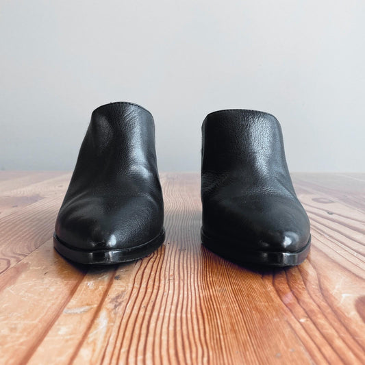 6 - Frye Black Leather Flynn Pointed Toe Stacked Heel Mules Shoes w/ Box 0103SA