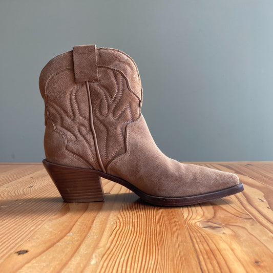 8.5 - Reformation Toasted Coconut Otto Mini Western Ankle Boots 0905AK