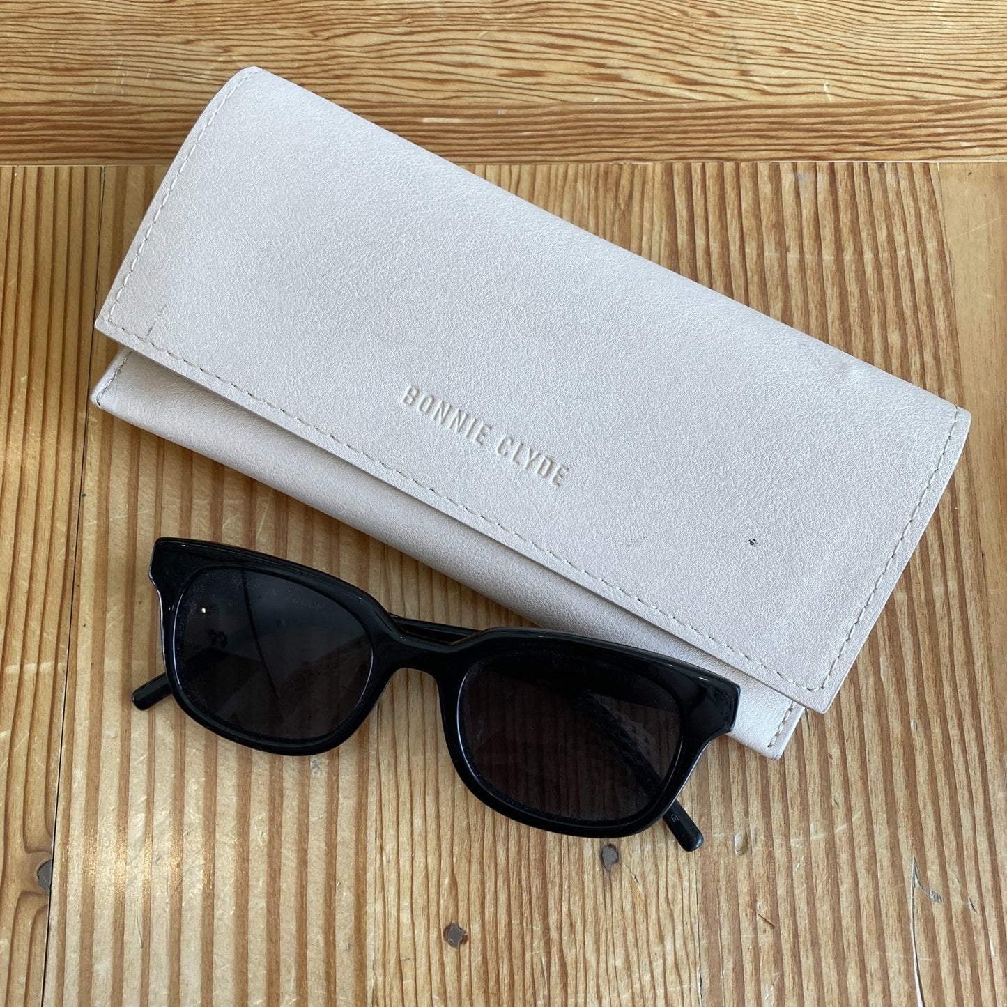 Bonnie Clyde KEEP IN TOUCH Black Unisex Sunglasses 0703TC