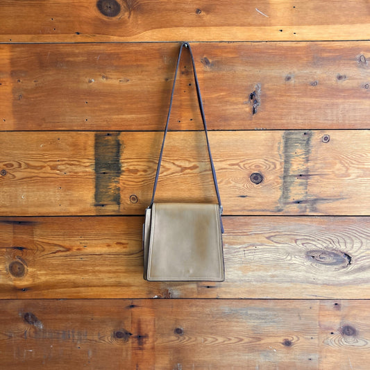 Coach Vintage Tan Leather Flap Leather Monterey Crossbody Bag Purse 0712KG