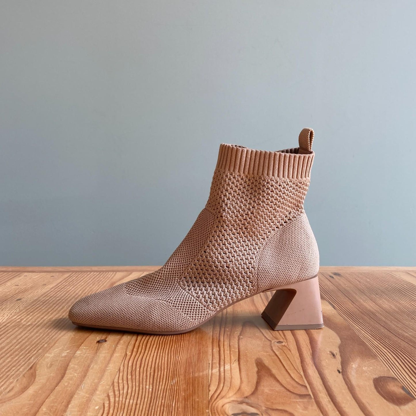 40 / 9 - VIVAIA Nutmeg Tan Square-Toe Perforated Heeled Melissa Boots 1126GT