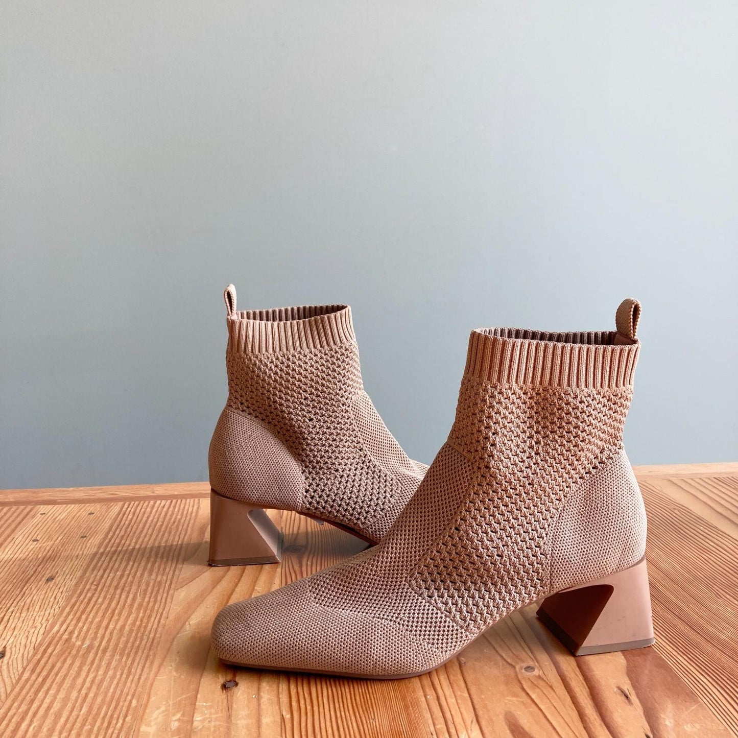 40 / 9 - VIVAIA Nutmeg Tan Square-Toe Perforated Heeled Melissa Boots 1126GT