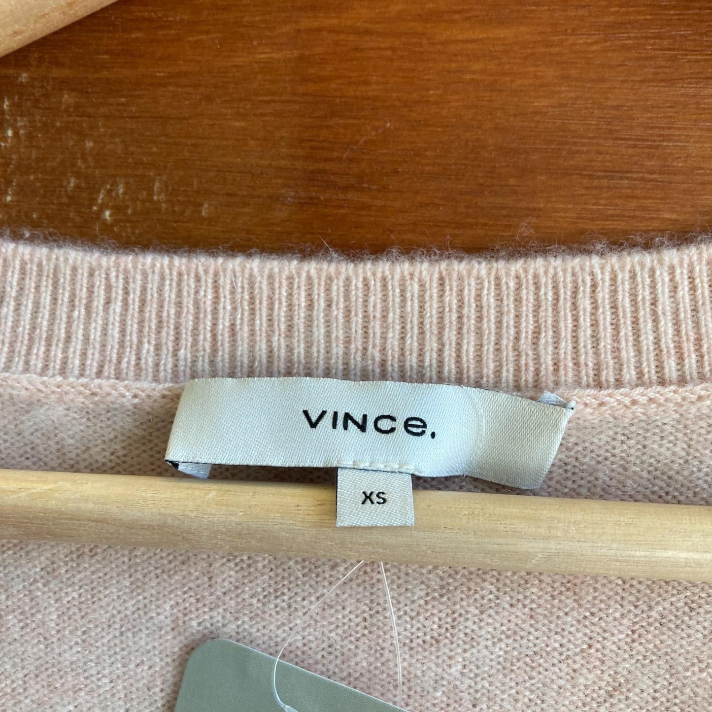 XS - Vince $295 Pale Pink V Neck 100% Cashmere Weekend Pullover Sweater 1217MA