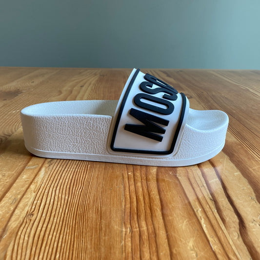 37 / 7 - Moschino White Rubber Logo Strap Platform Sandals Slides 0929JY