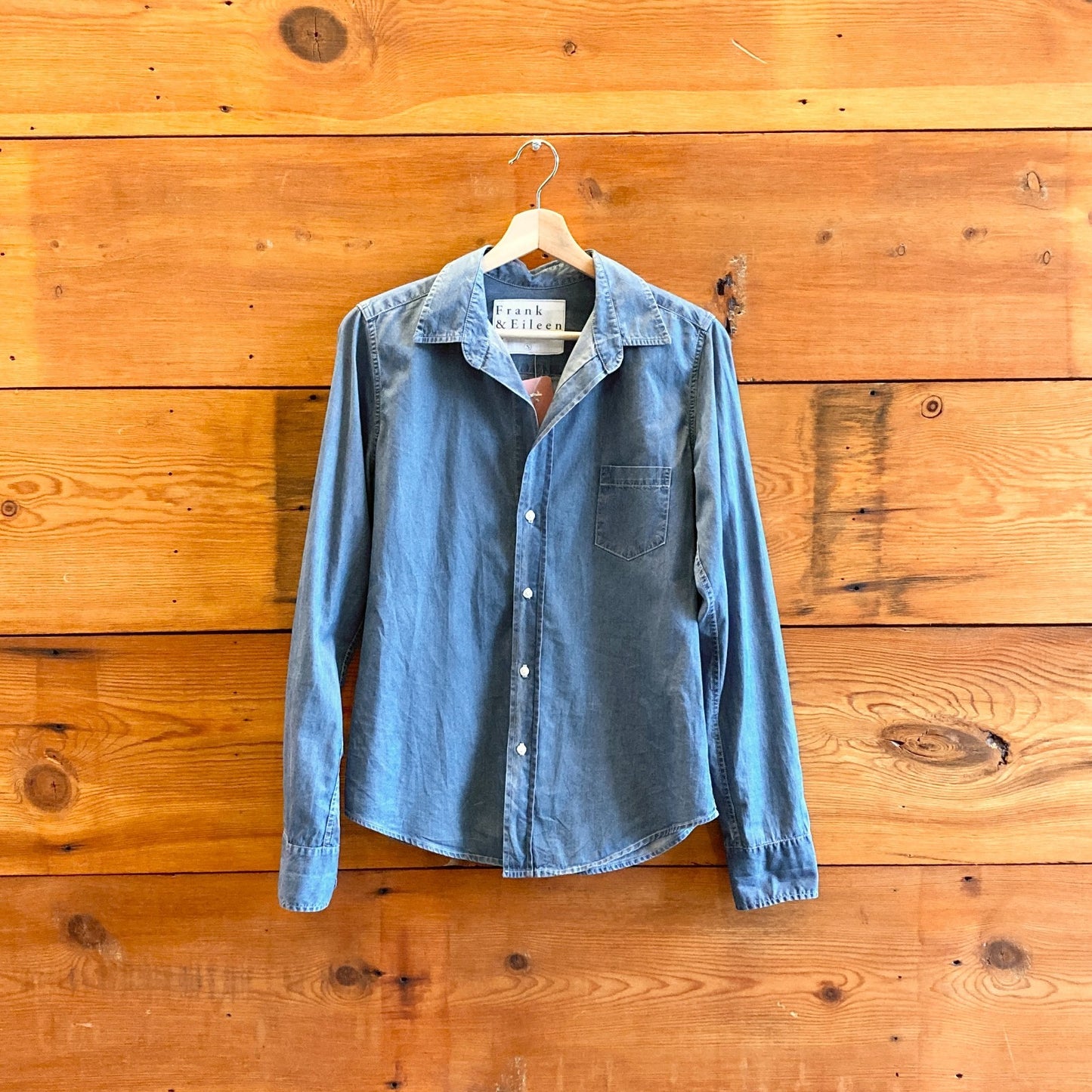 S - Frank & Eileen Chambray Denim Button Up Barry Long Sleeve Shirt 0223LA