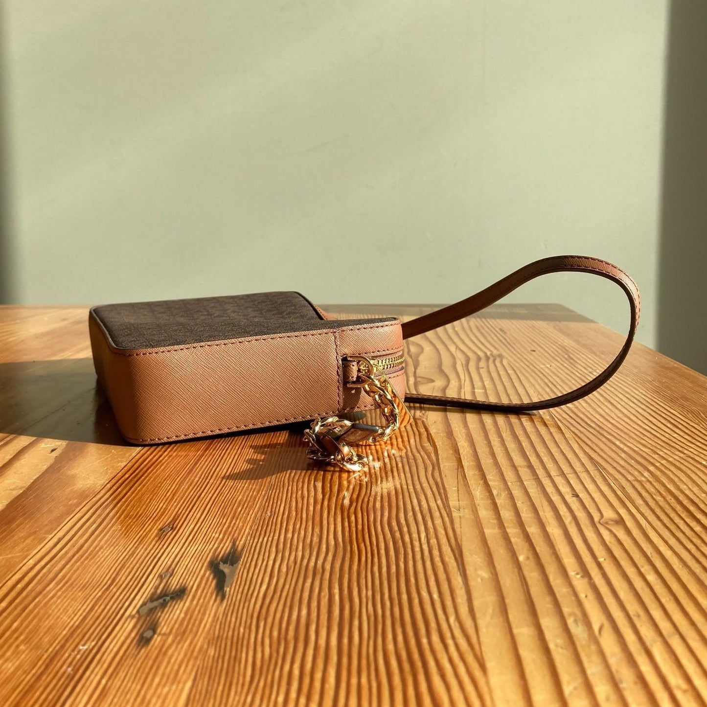 Michael Kors Brown Signature Jet Set Crossbody Zip Top Purse Bag 0607AB