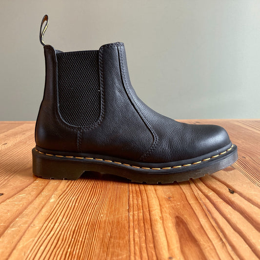8 - Dr Martens $170 Black Leather 2976 Chelsea Ankle Boots *worn once 0418KC