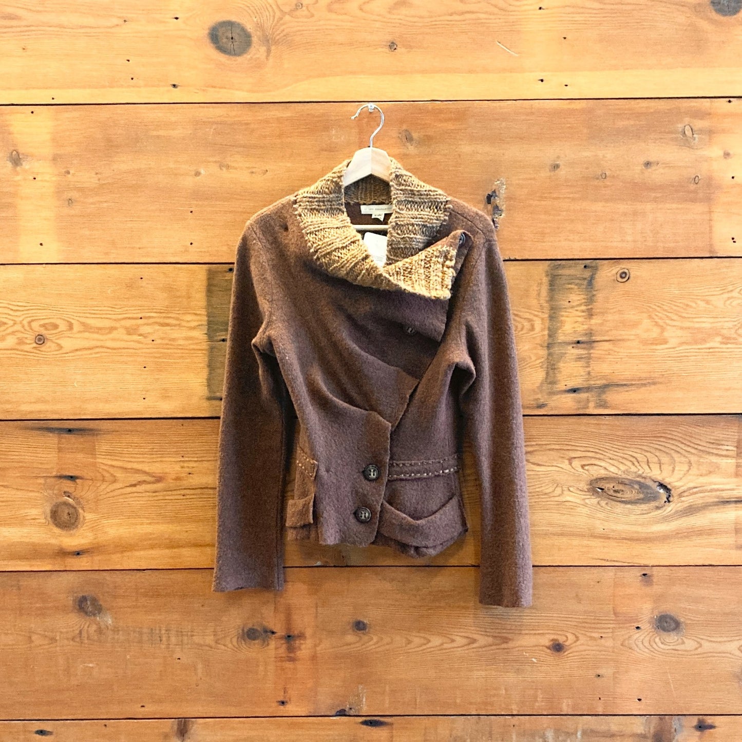 40 - Gro Abrahamsson Brown Ruffled Button Front Aslan Lagenlook Sweater 0530JF