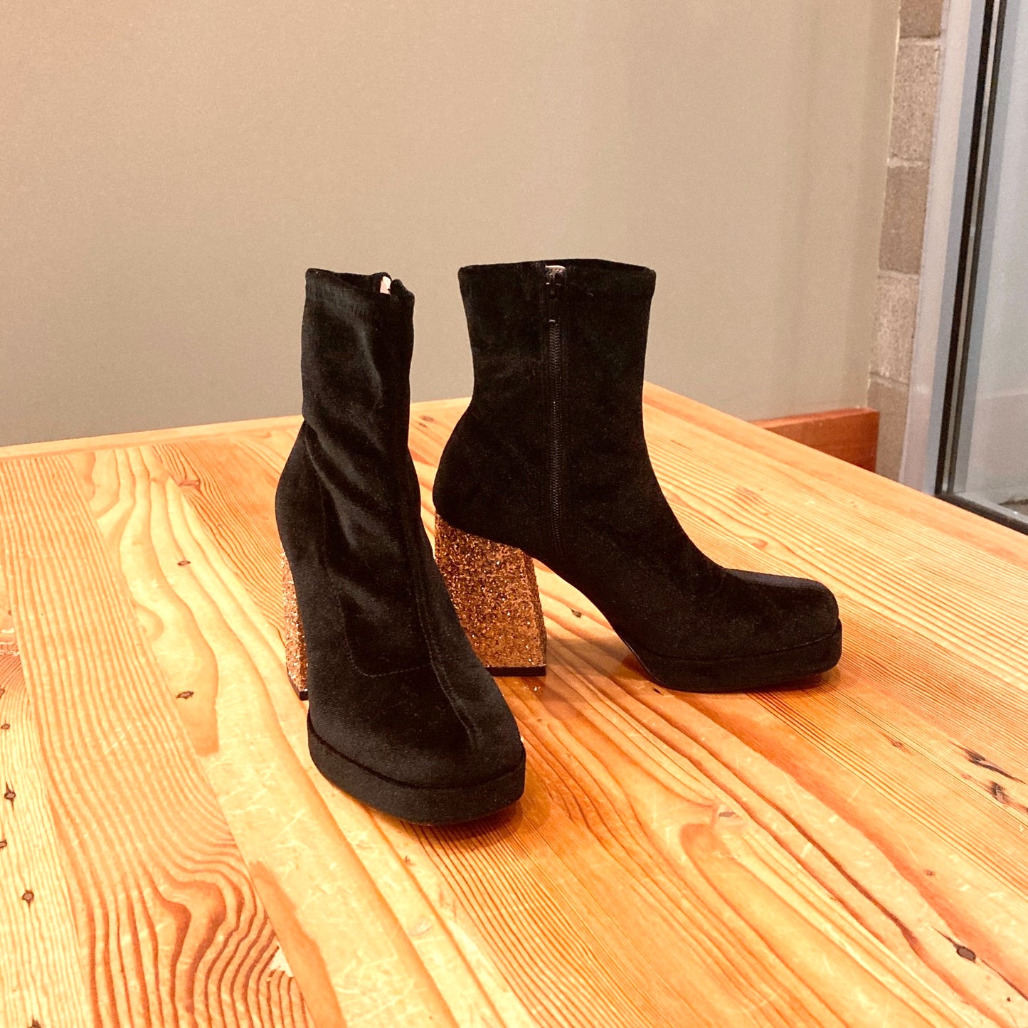 6.5 - Betsey Johnson Black Velvet Gold Glitter Heel Matcha Booties Boots 0816CW