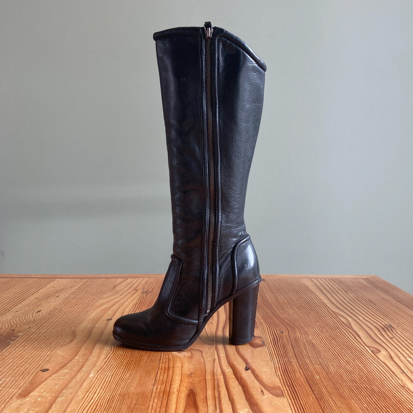 7 - FRYE Black Leather Sylvia Piping Tall Full Zip Heeled Boots 0202CP