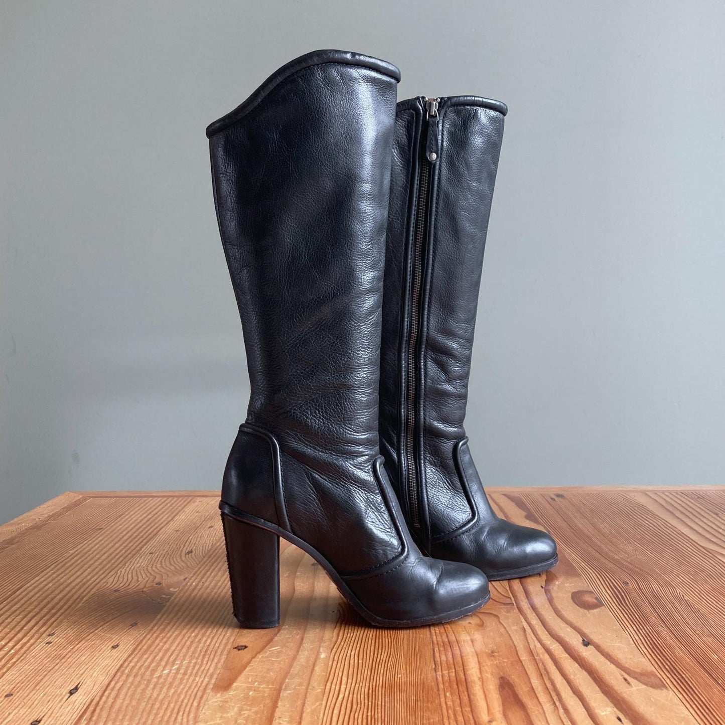 7 - FRYE Black Leather Sylvia Piping Tall Full Zip Heeled Boots 0202CP