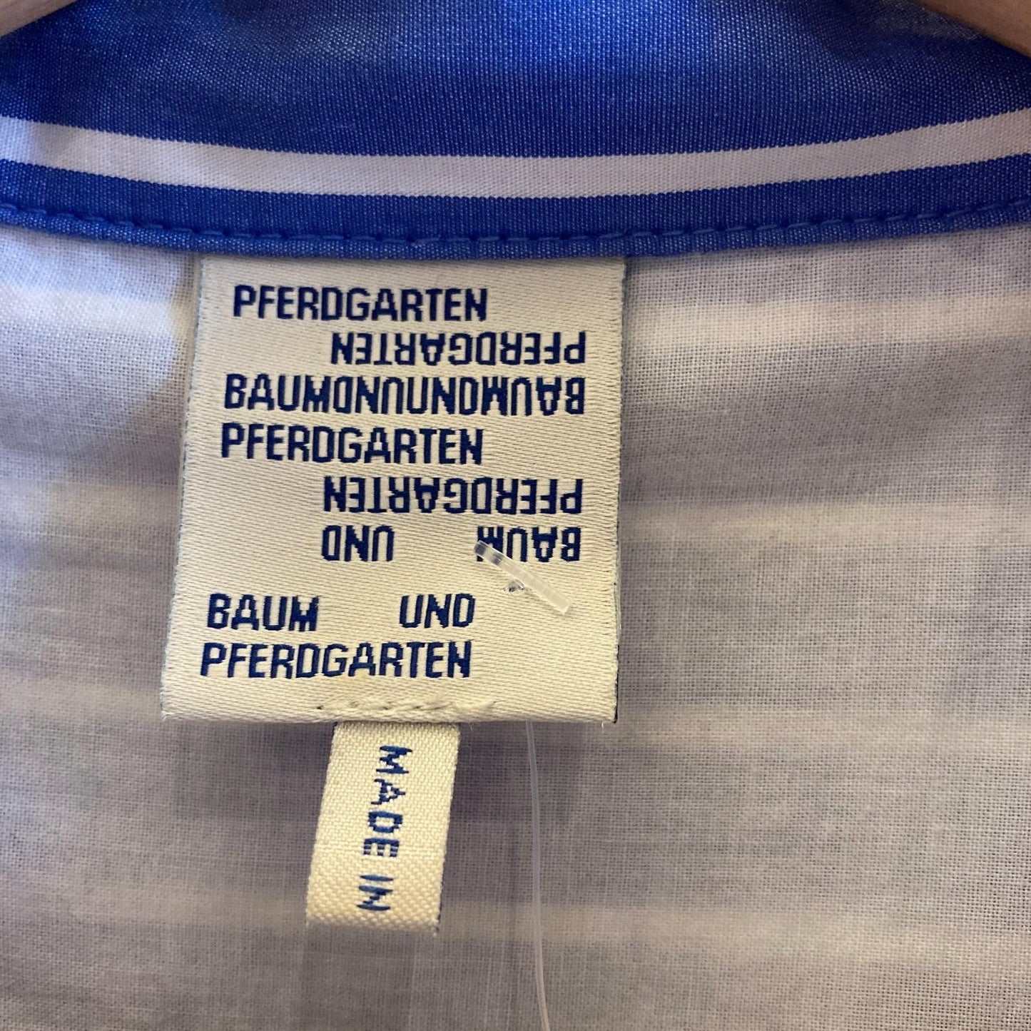 S - Baum und Pferdgarten Blue Striped Women's Ruffle Button Down Shirt 1108AW