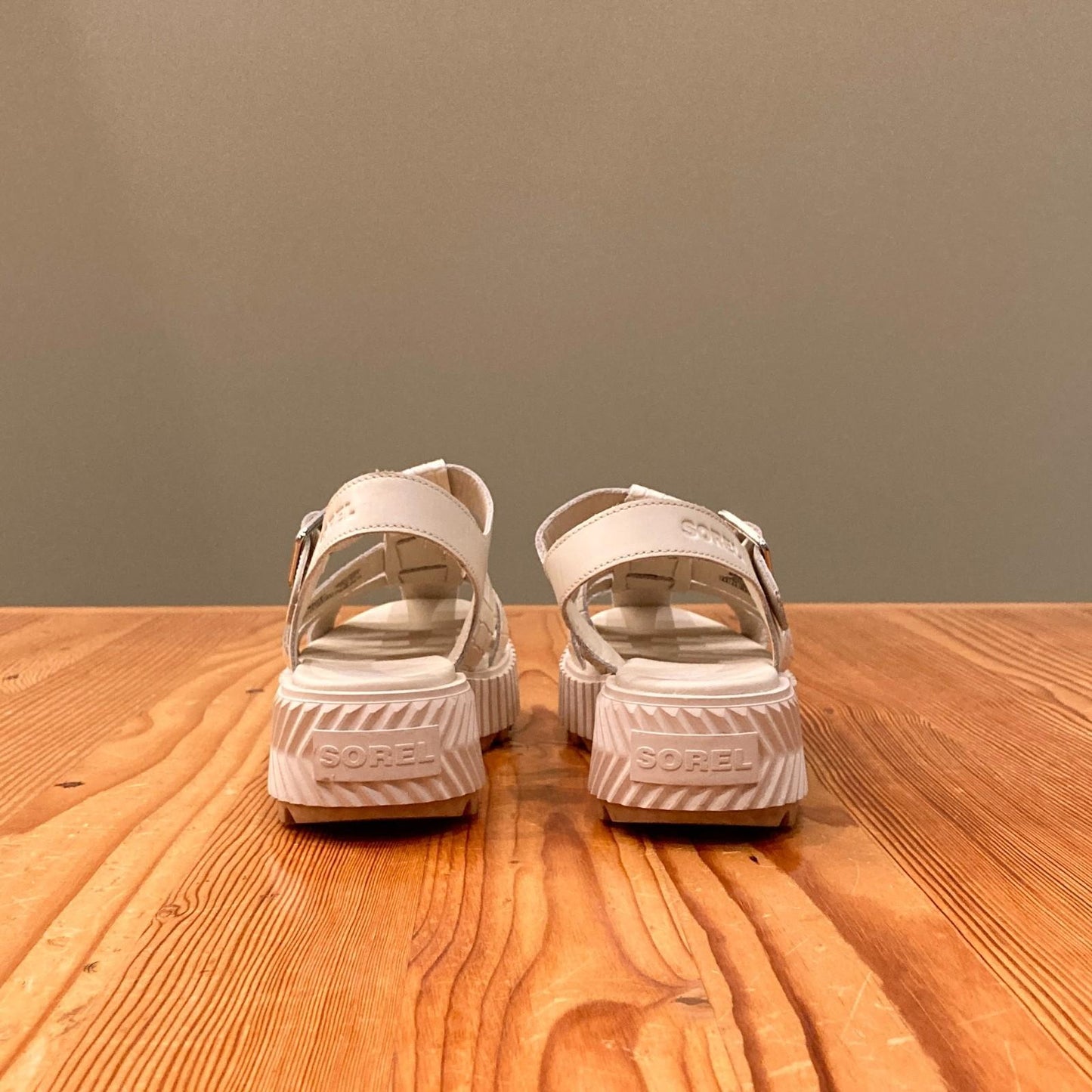 8.5 - Sorel Chalk White Ona Streetworks Fisherman Sandals Shoes 1111LM