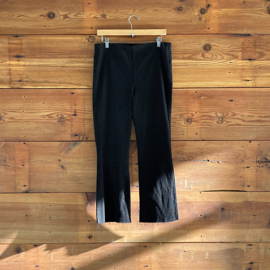 31 - Frank & Eileen Black Illusion Crop Flare Pull-On Women's Jean 4427SC