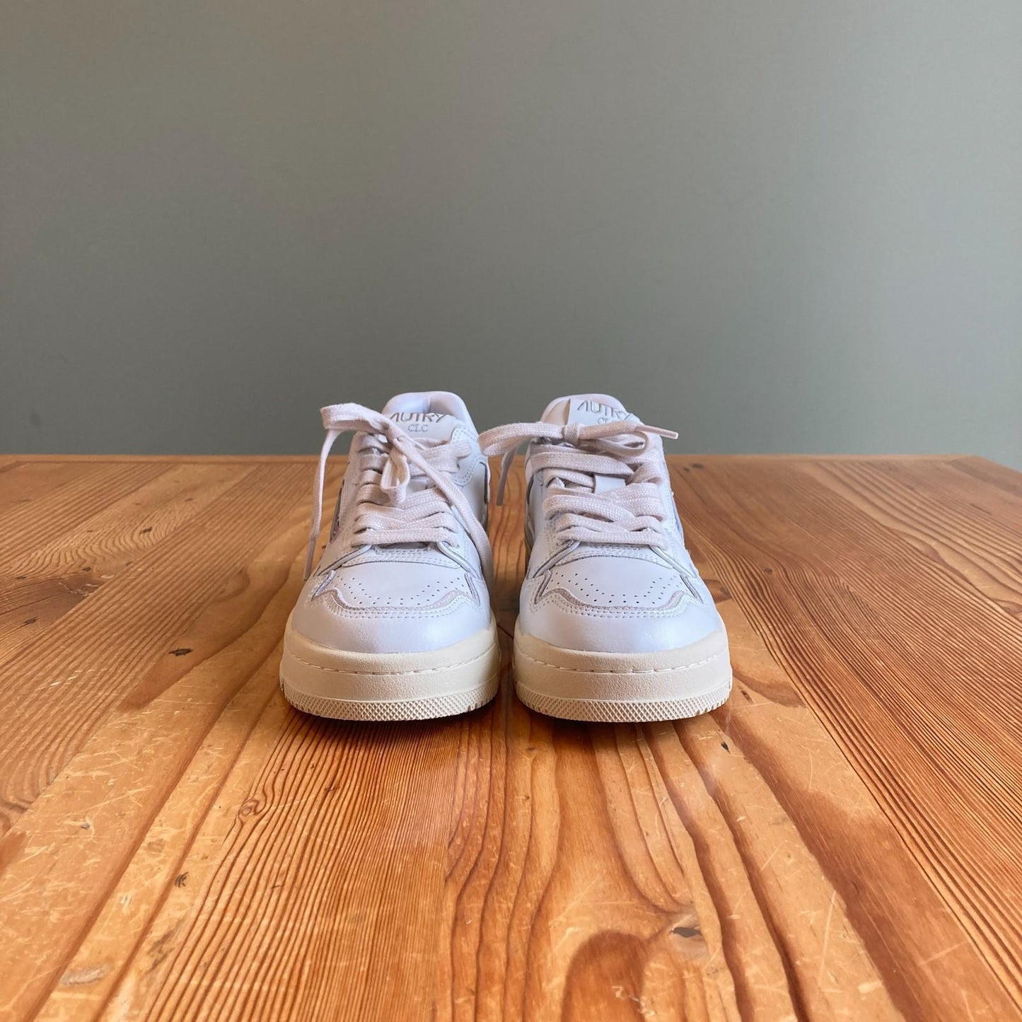 39 / 8.5 - Autry White Leather Medalist Sneakers Womens Shoes 4427SC