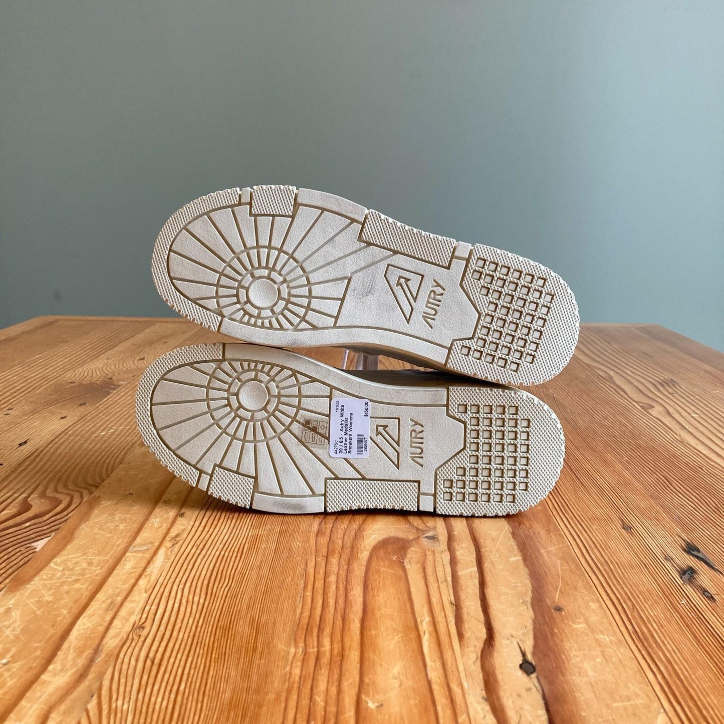 39 / 8.5 - Autry White Leather Medalist Sneakers Womens Shoes 4427SC