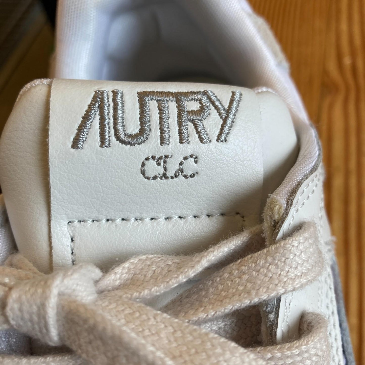 39 / 8.5 - Autry White Leather Medalist Sneakers Womens Shoes 4427SC