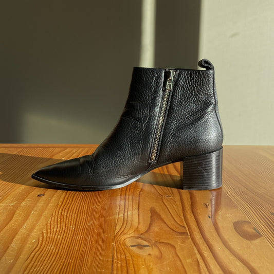 10 - Everlane Black The Boss Bootie Italian Pebbled Leather Ankle Boots 1029ML