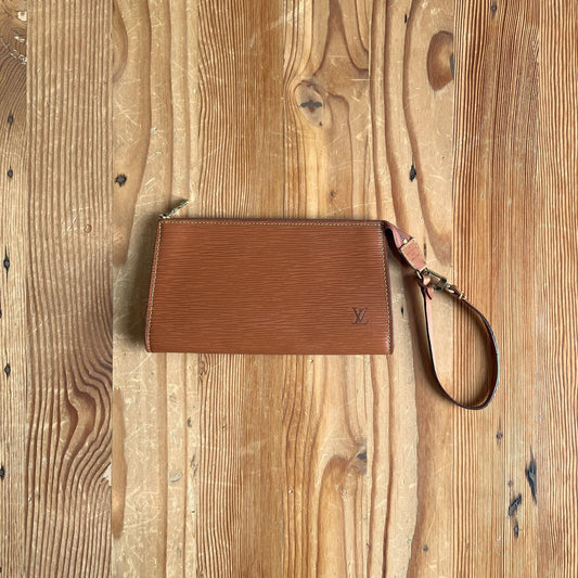 Louis Vuitton Orange Epi Leather Wristlet Pochette Clutch Bag 1203TR