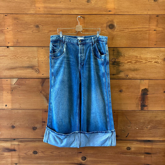 32 - We the Free People Button Fly Cuffed Leg Final Countdown Jeans 0425SV