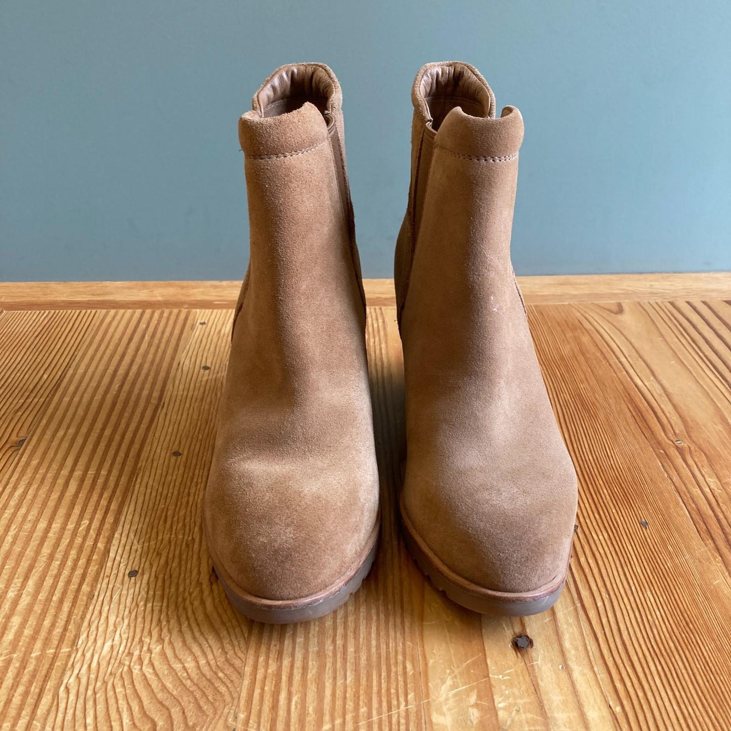 9 - Sorel Tan Suede After Hours Chelsea Wedge Ankle Boots 0116AM