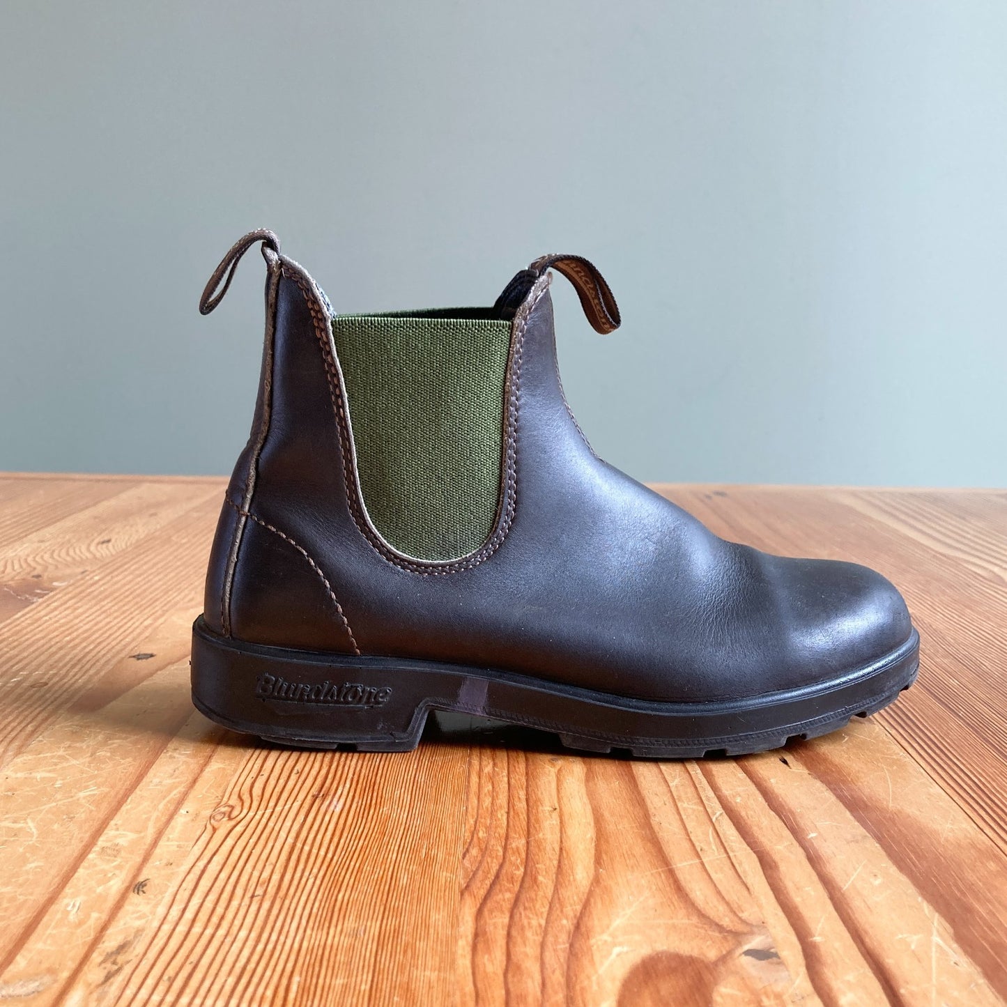 6.5 AU / 9-9.5 - Blundstone Stout Brown Green Leather Chelsea Ankle Boots 0519MK