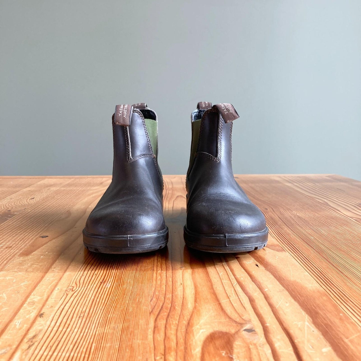 6.5 AU / 9-9.5 - Blundstone Stout Brown Green Leather Chelsea Ankle Boots 0519MK