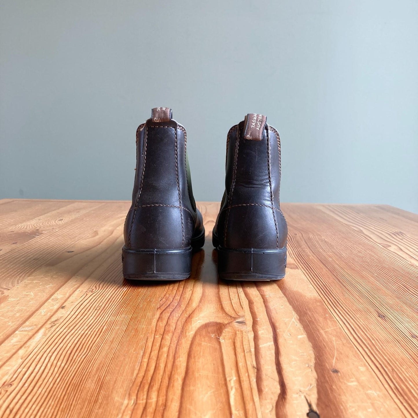 6.5 AU / 9-9.5 - Blundstone Stout Brown Green Leather Chelsea Ankle Boots 0519MK