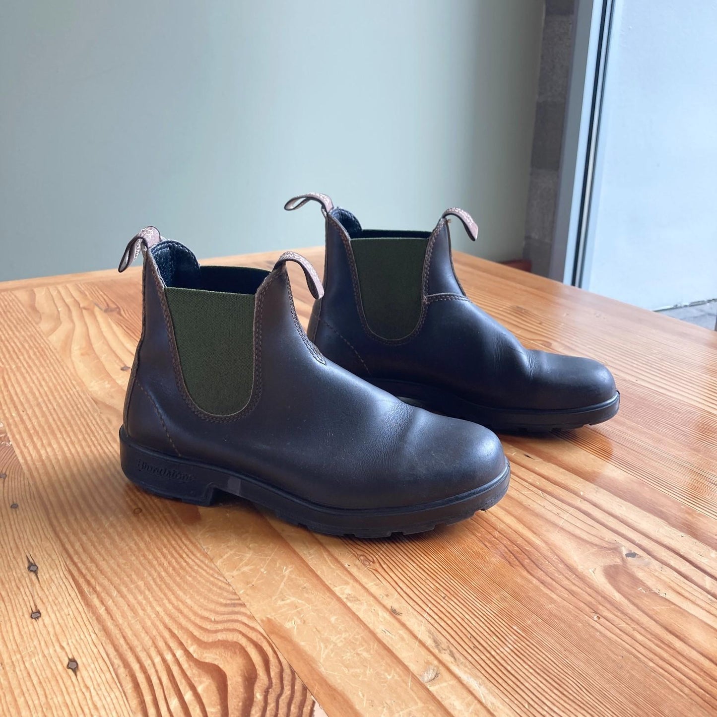 6.5 AU / 9-9.5 - Blundstone Stout Brown Green Leather Chelsea Ankle Boots 0519MK