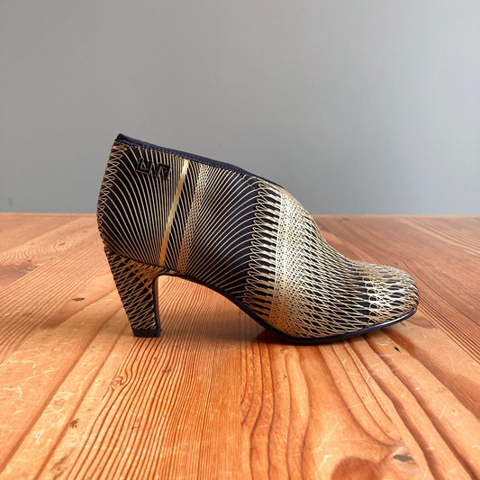 38 / 7.5 - United Nude Black & Gold The Fold Ankle Boots Booties Heels 0503MC