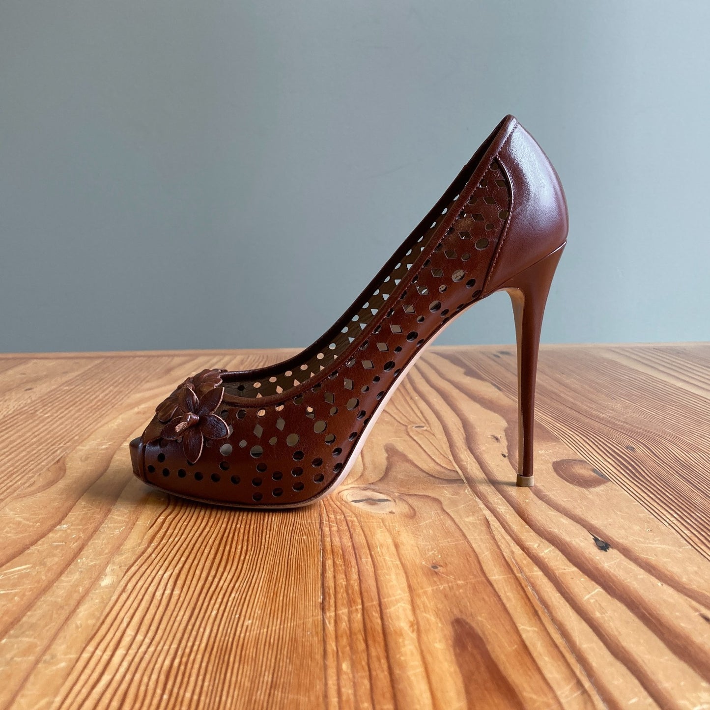 39.5/9.5 - Valentino Brown Leather Lasercut Peep Toe Stiletto Heels Shoes 0426CR