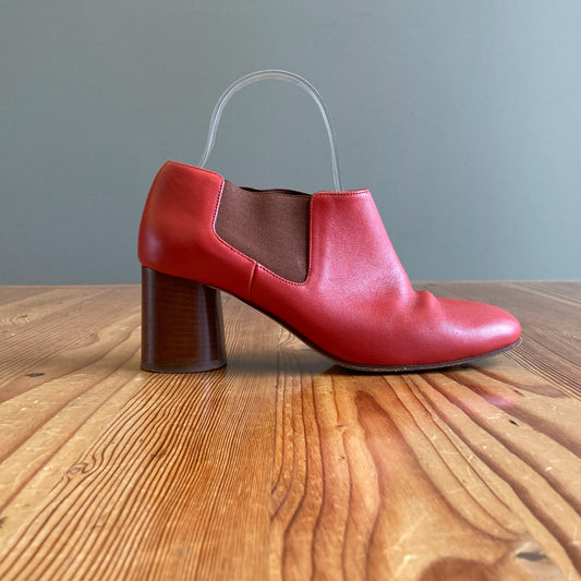 38 / 8 - Creatures of Comfort Red Leather Chelsea Block Heel Ankle Boots 1226MT
