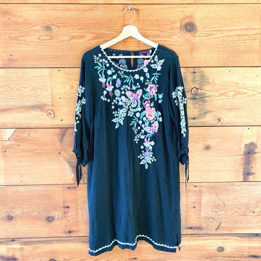 M - Johnny Was Black Embroidered 3/4 Sleeve Silky Knee Length Dress 0108SR