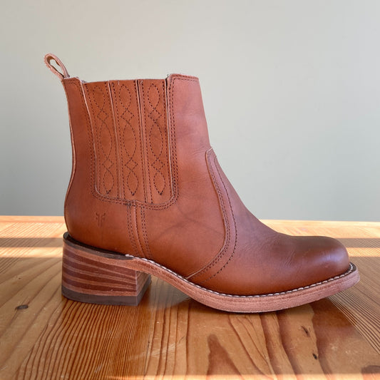 7.5 - Frye Saddle Brown Leather Campus Chelsea Womens Boots 0408JS