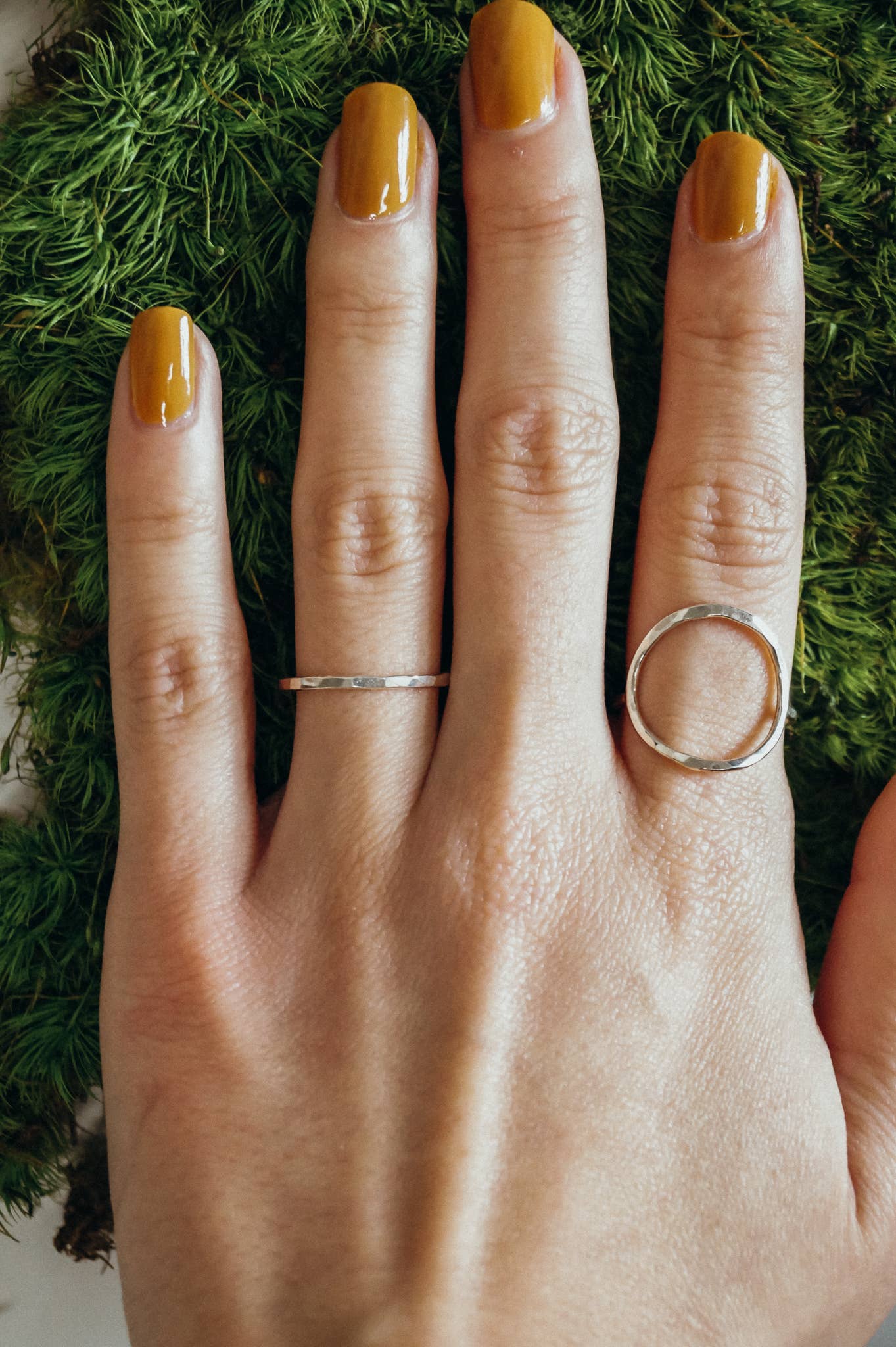 Hannah Naomi - Thick Circle Ring in Sterling Silver: Hammered / 7