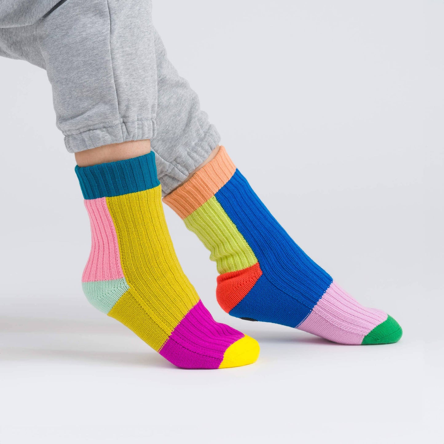 VERLOOP | knits - Mismatch House Socks: Rainbow / S/M - W 6-9<br>M 5-7.5