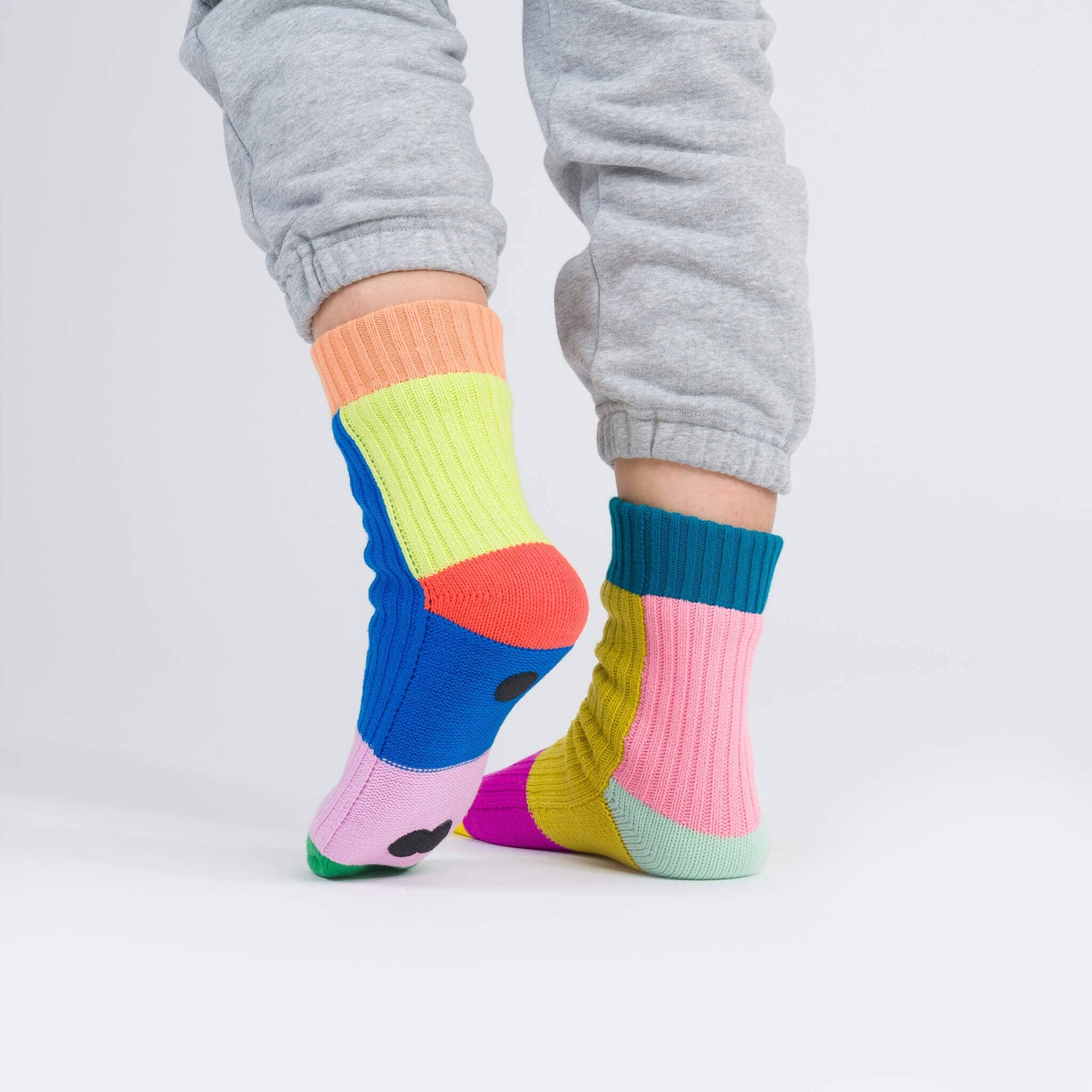 VERLOOP | knits - Mismatch House Socks: Rainbow / S/M - W 6-9<br>M 5-7.5