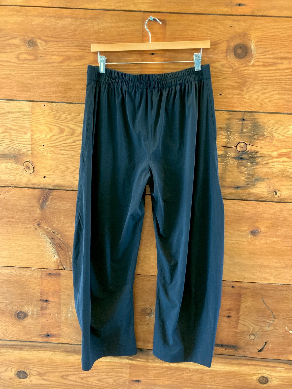 Ruti $249 Black On the Loose Work Barrel Leg Pants - Size 8 - NEW - 4427SC