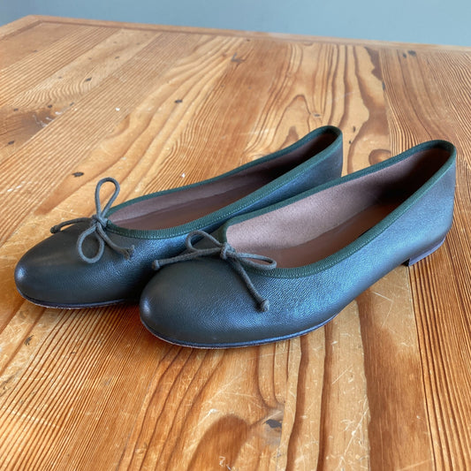 Margaux Green Demi Ballet Bow Tie Leather Flat Shoes - Size 41 / 10 - 0425NK