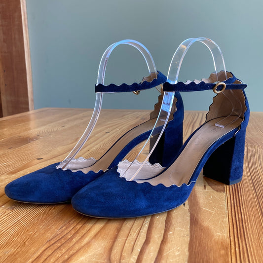 Chloe Navy Suede Scalloped D'Orsay Block Lauren Heels - Size 38 / 8 - 0926AD