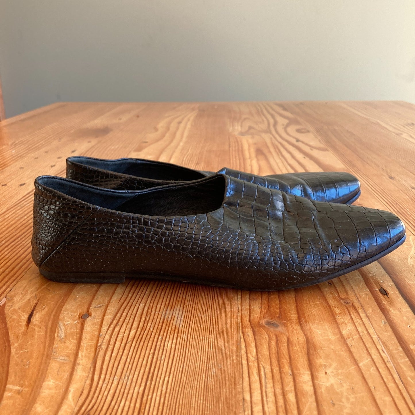 Freda Salvador Black Square Toe Croc Embossed Leather Shoes - Size 9 - 0928HF