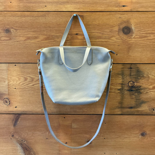 Cuyana Beige Pebbled Leather Carryall Tote Bag Purse 0131AG